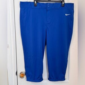 NIKE WOMENS SPORTS  XXL PANTS. DRY FIT. 3/4 LENGHT. TIGHT FIT, ELASTIC WAIST